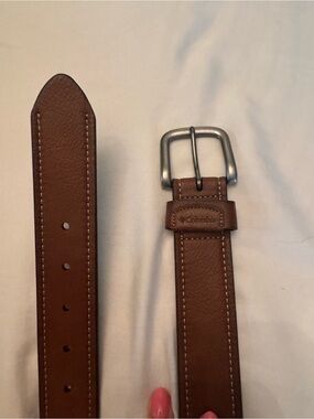 Columbia Men’s Brown Leather Belt with Metal Buckle